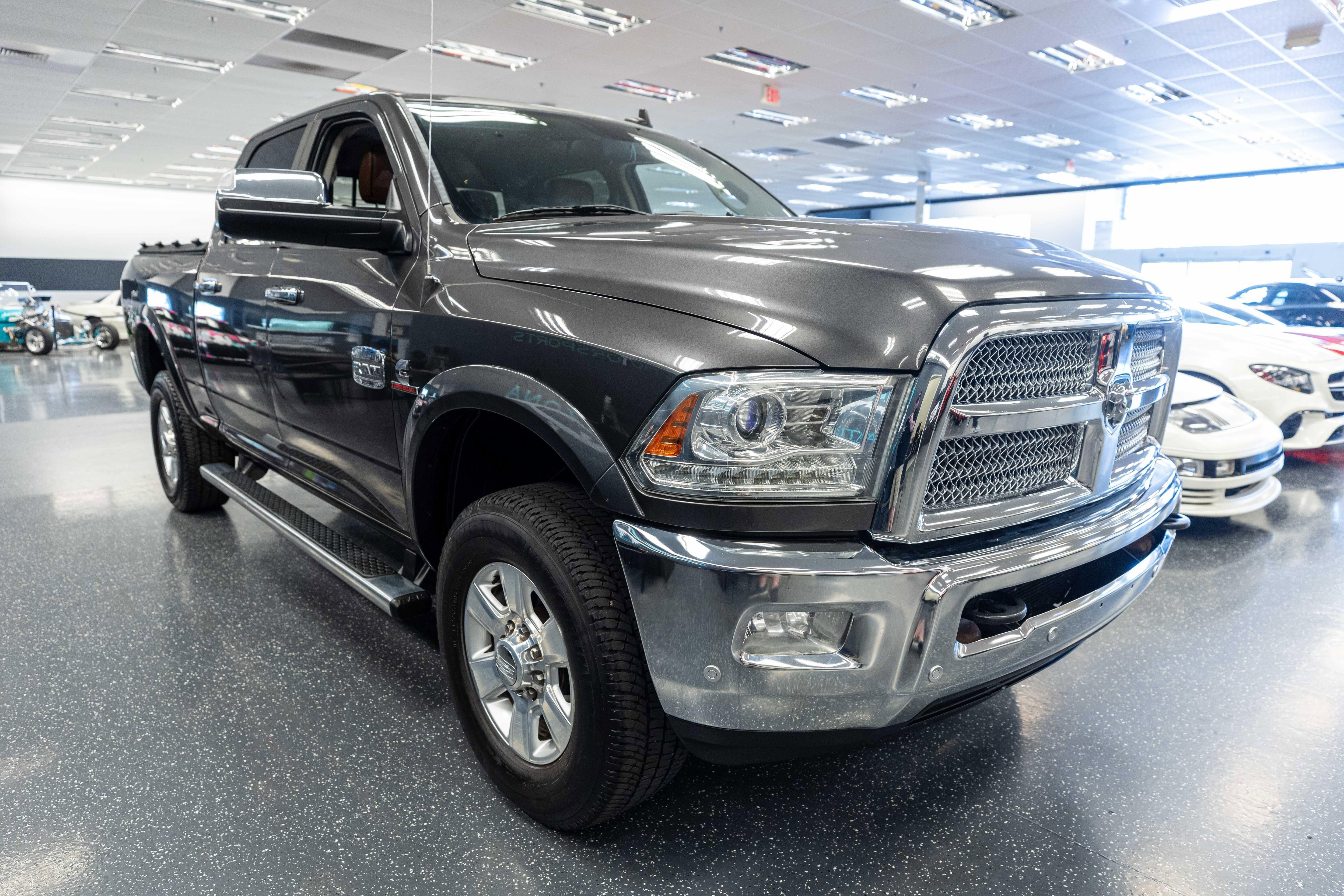 Used 2016 RAM 2500 Longhorn w/ Convenience Group AWD/4WD image 3