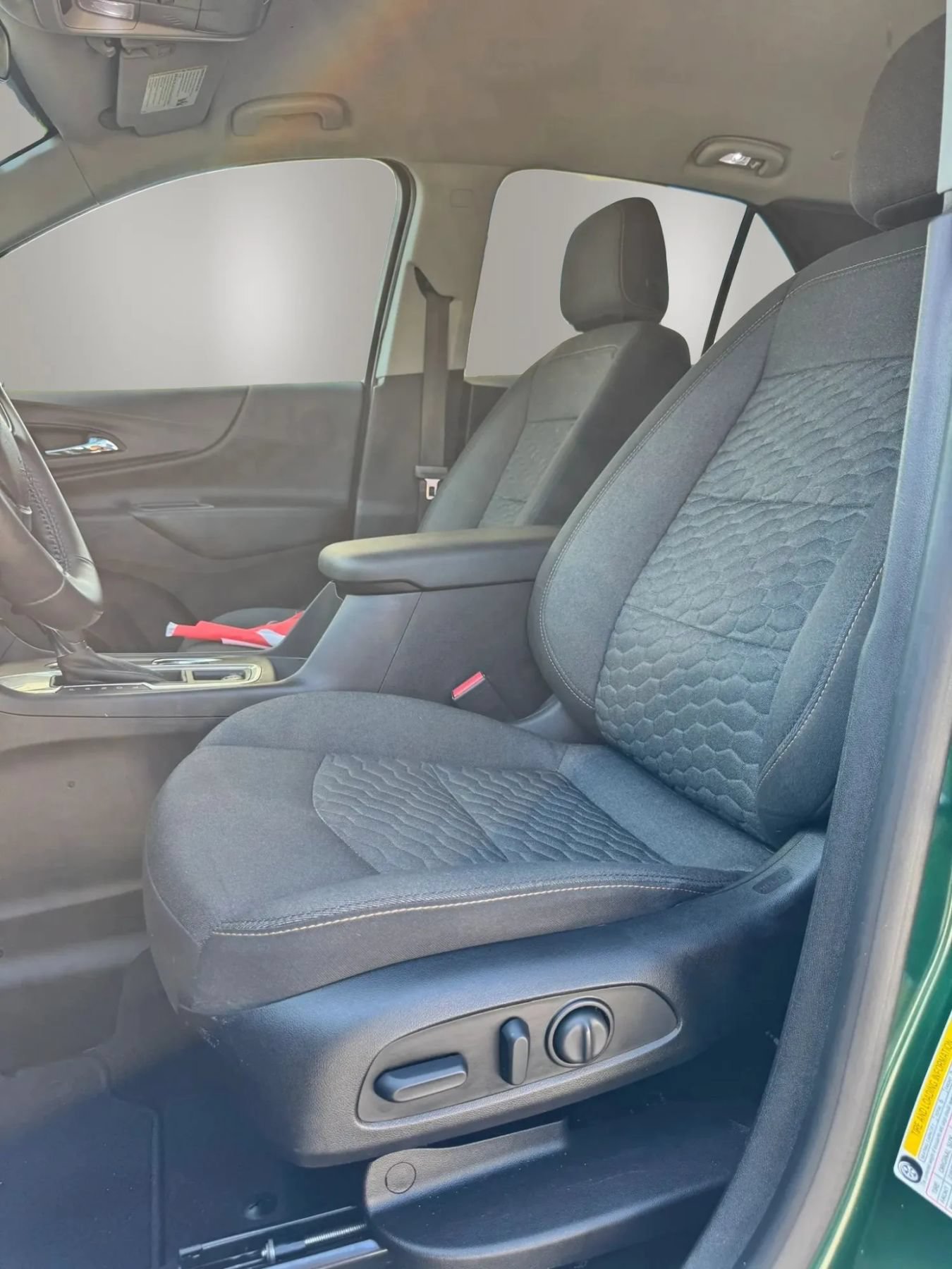 Used 2019 Chevrolet Equinox LT FWD image 12