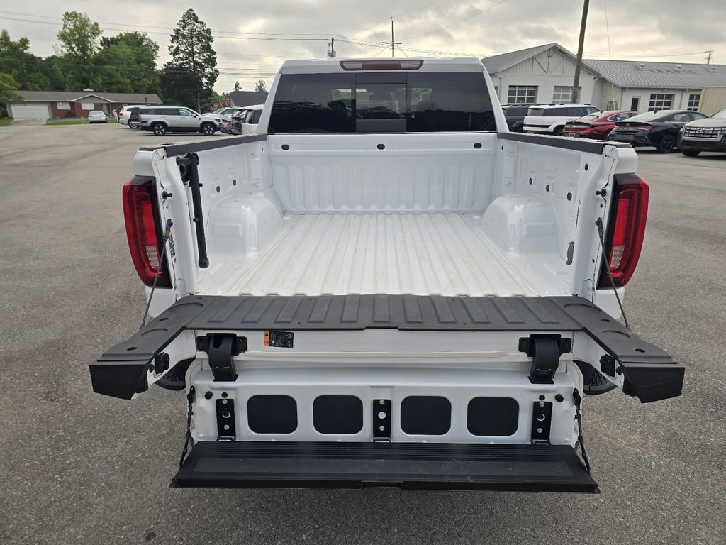 Used 2022 GMC Sierra 1500 SLT w/ SLT Convenience Package AWD/4WD image 12