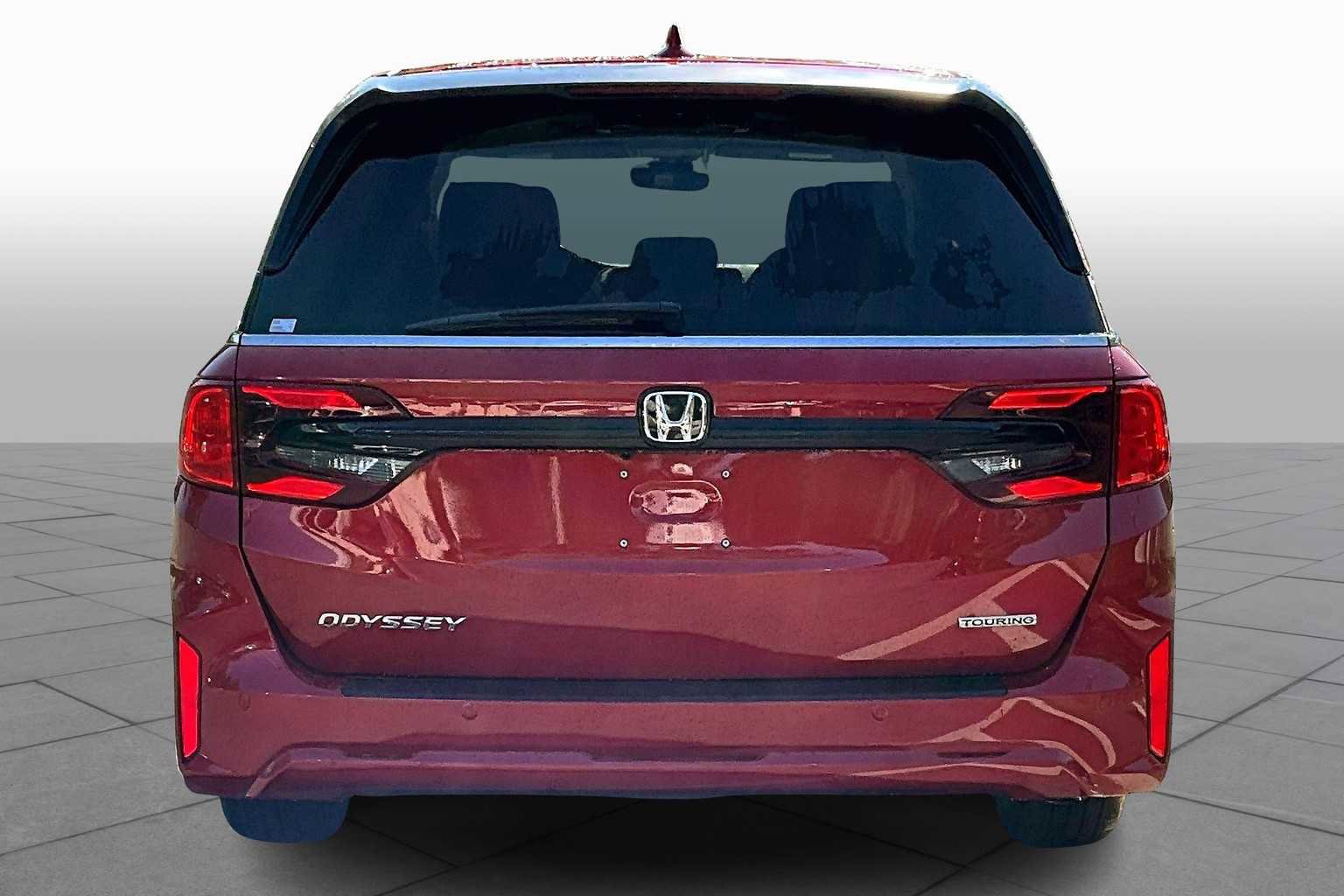 New 2026 Honda Odyssey Touring image 4