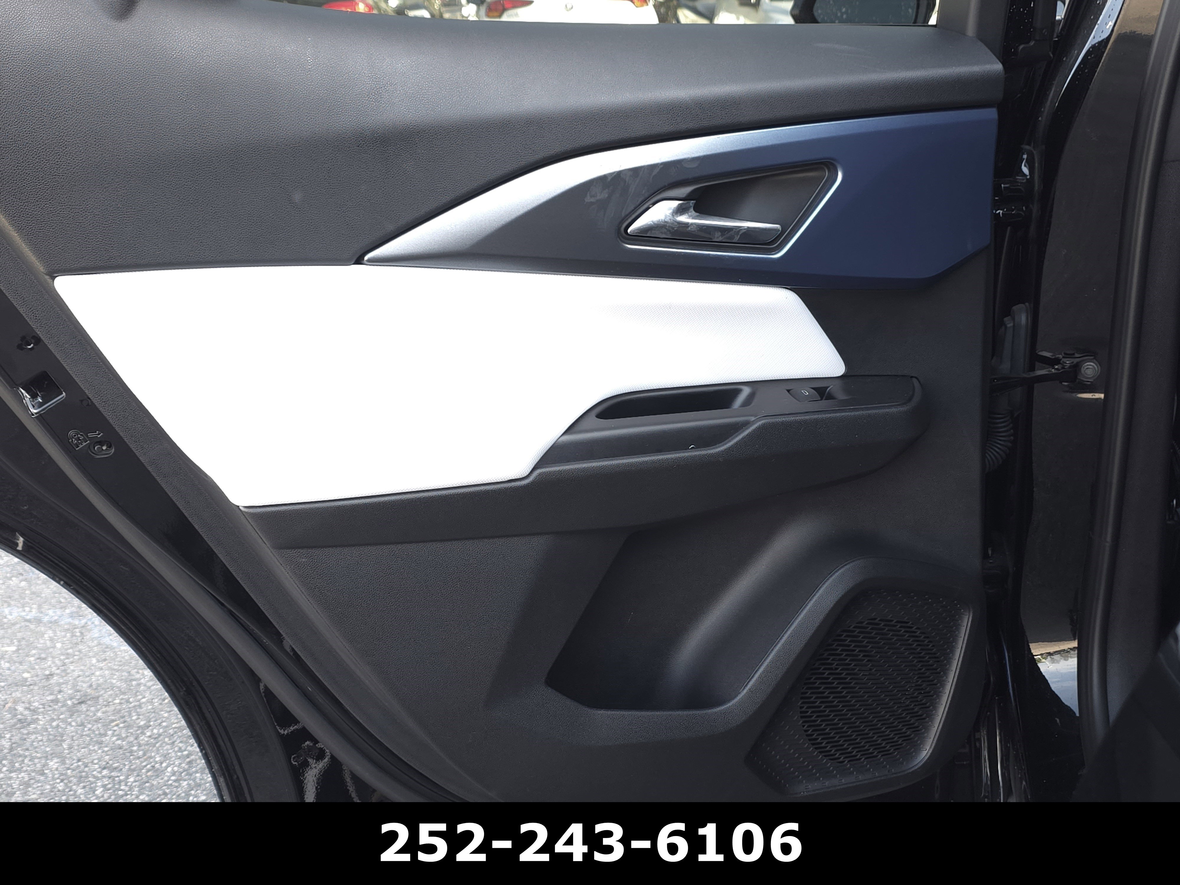 Used 2025 Chevrolet Equinox EV LT image 35