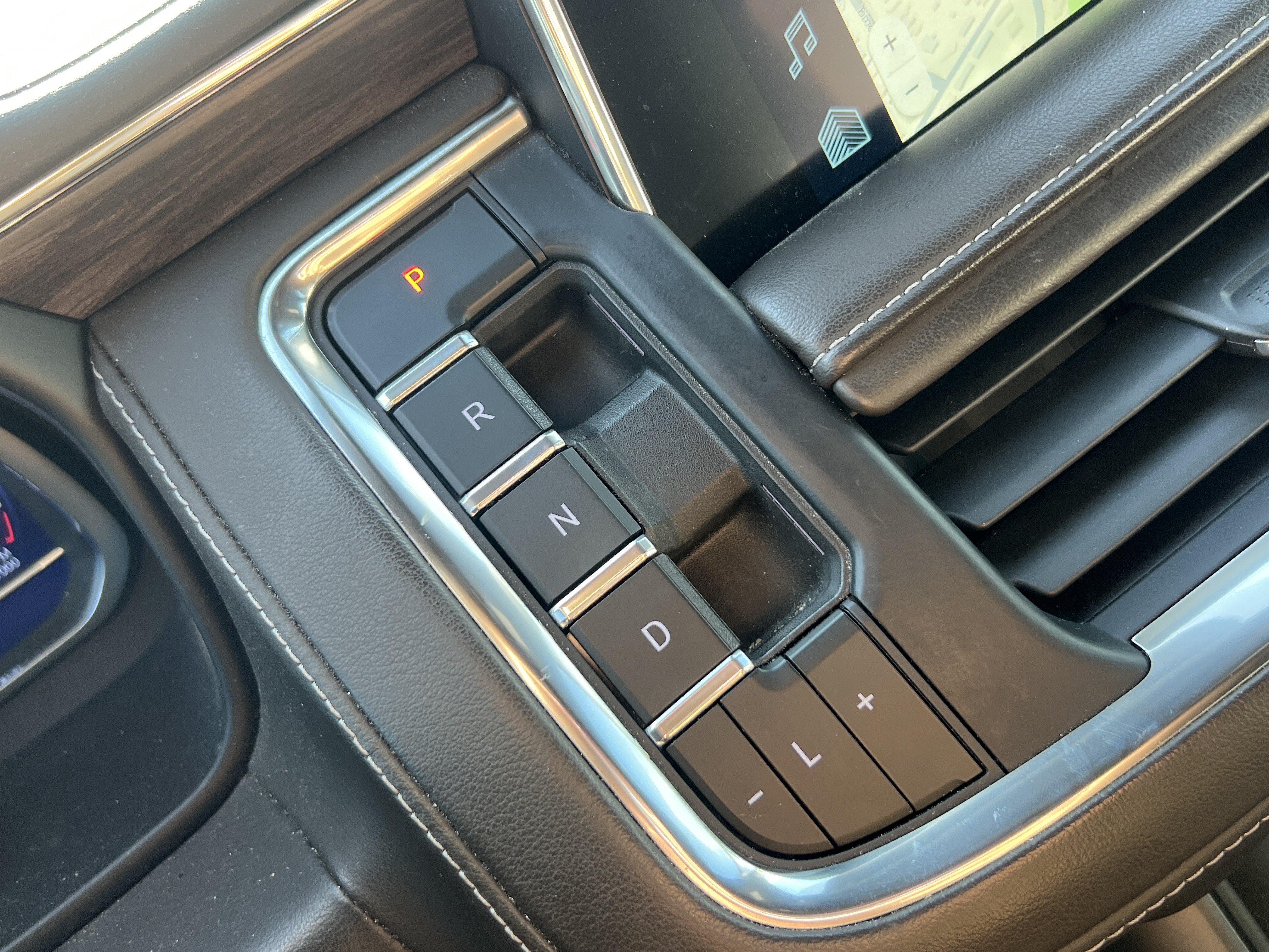 Used 2023 Chevrolet Tahoe Z71 AWD/4WD image 26