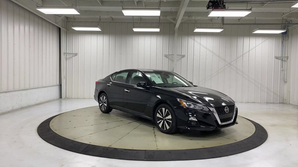 Used 2019 Nissan Altima 2.5 SL FWD image 2