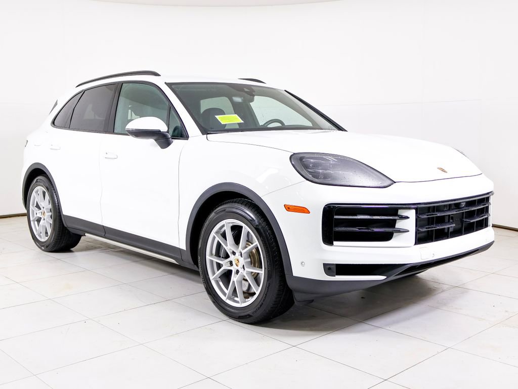 Certified 2025 Porsche Cayenne S AWD/4WD image 31