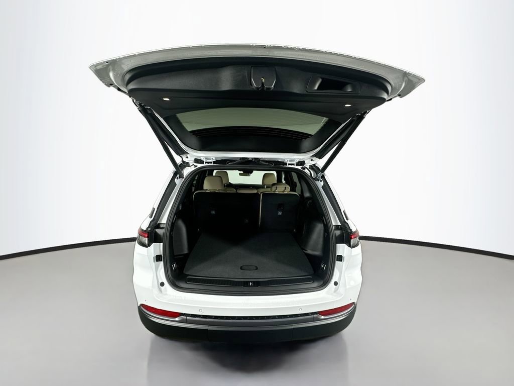 New 2026 Jeep Grand Cherokee Limited image 16