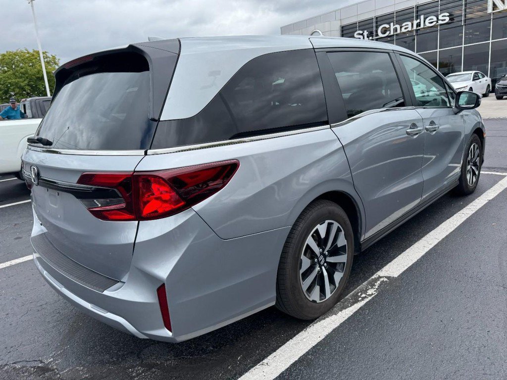 Used 2025 Honda Odyssey EX-L image 3