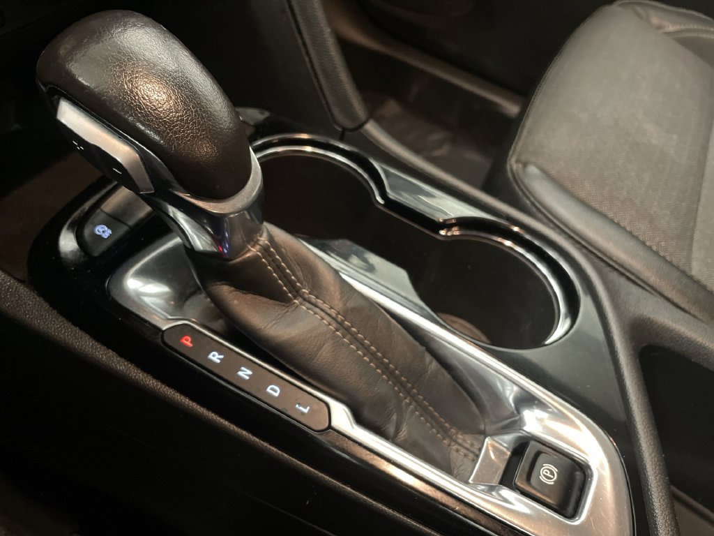 Used 2021 Buick Encore GX Select w/ Sport Touring Package FWD image 9