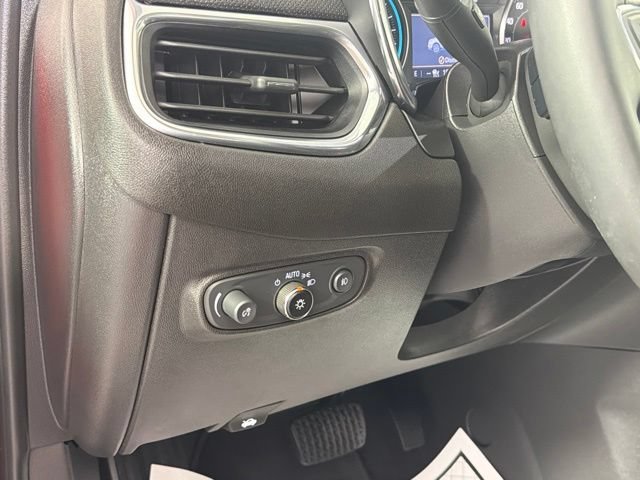 Used 2023 Chevrolet Equinox Premier AWD/4WD image 17