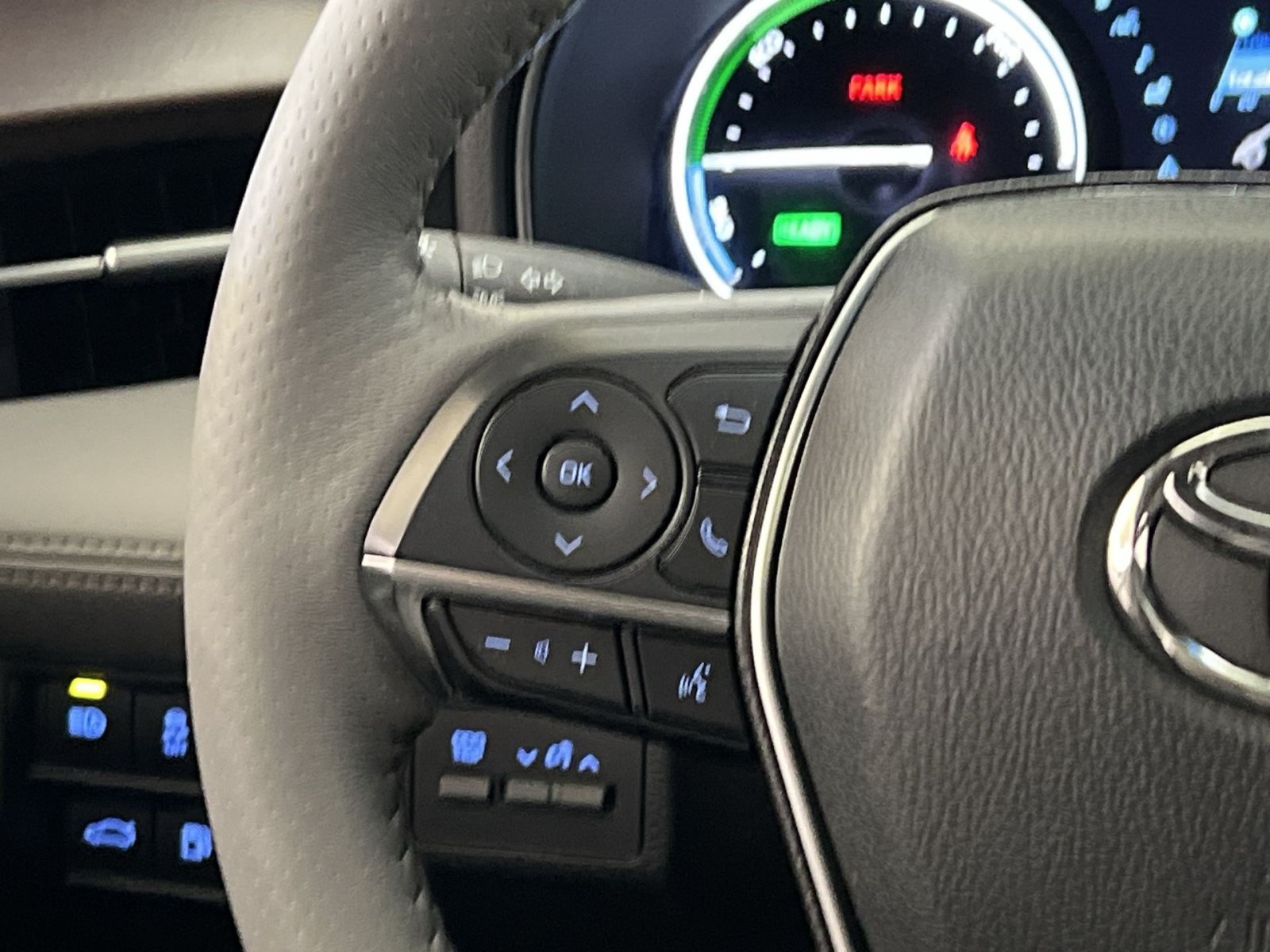 Used 2020 Toyota Avalon Limited w/ Advanced Safety Package FWD image 37