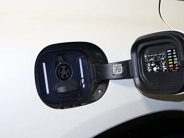 Used 2023 Mercedes-Benz EQS 580 4MATIC SUV image 35