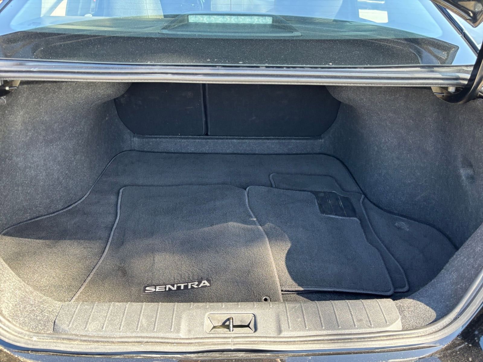 Used 2025 Nissan Sentra SV FWD image 30