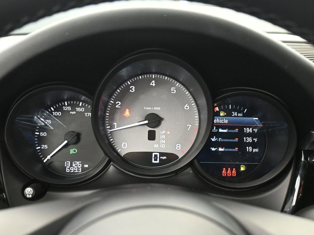 Certified 2023 Porsche Macan S image 18