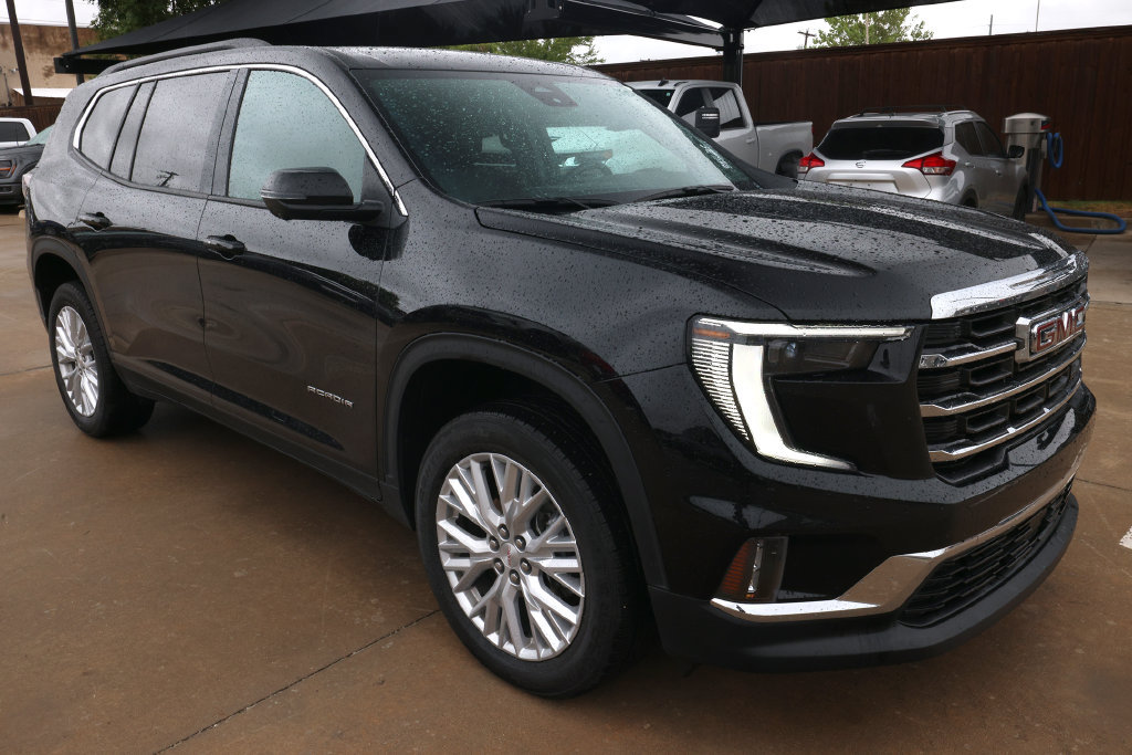 Used 2026 GMC Acadia Elevation w/ Elevation Premium Package FWD image 3