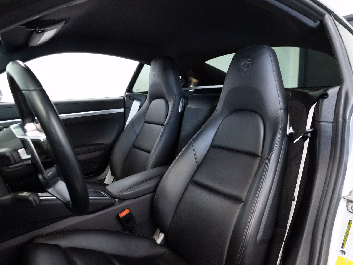 Certified 2024 Porsche 718 Cayman RWD image 5