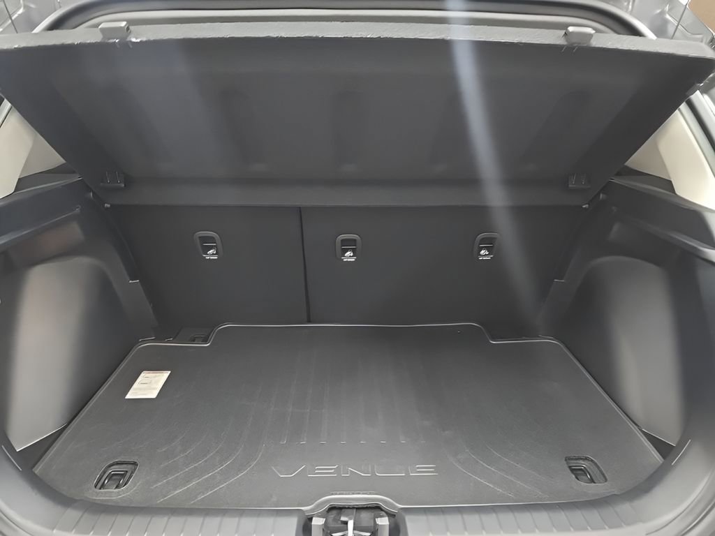 Certified 2024 Hyundai Venue SEL image 16