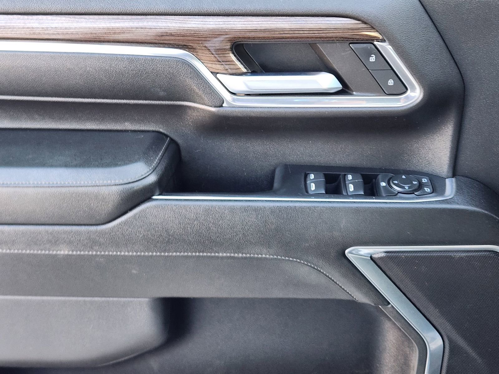 Used 2024 Chevrolet Silverado 2500 LT image 25