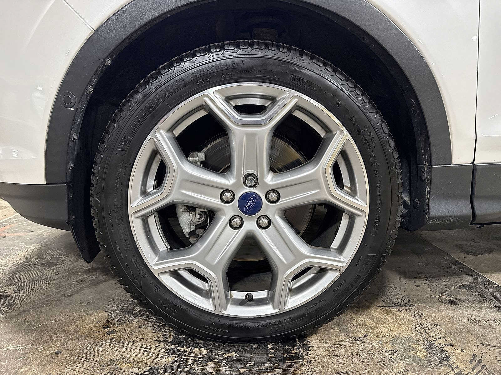 Used 2018 Ford Escape Titanium w/ Ford Safe & Smart Package AWD/4WD image 10