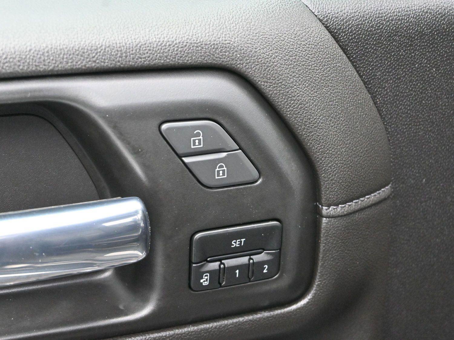 Used 2022 Chevrolet Silverado 2500 High Country w/ LPO, Dark Essentials Package image 10