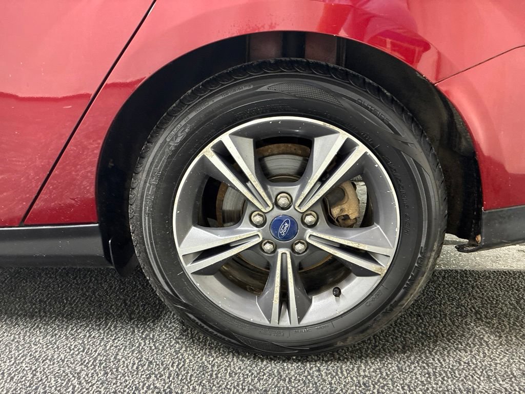 Used 2014 Ford Focus SE w/ SE Sport Package FWD image 9