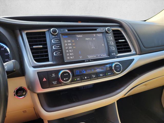 Used 2014 Toyota Highlander XLE FWD image 19