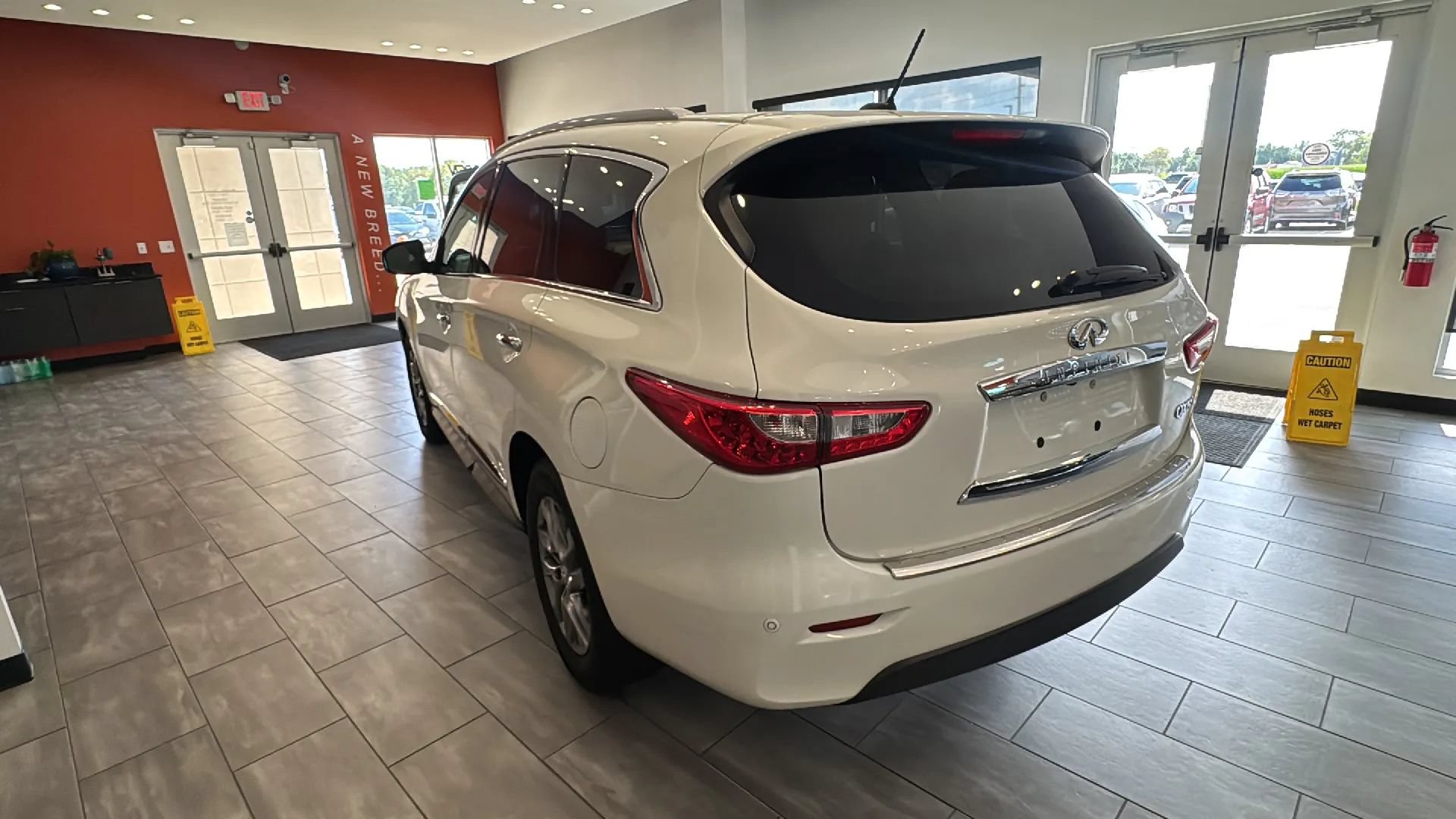 Used 2014 INFINITI QX60 FWD w/ Premium Plus Package image 12