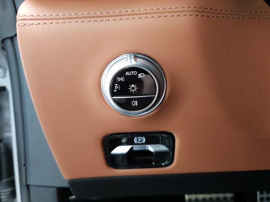 Used 2022 Mercedes-Benz SL 55 AMG 4MATIC image 11