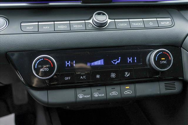 Certified 2024 Hyundai Elantra SEL image 20