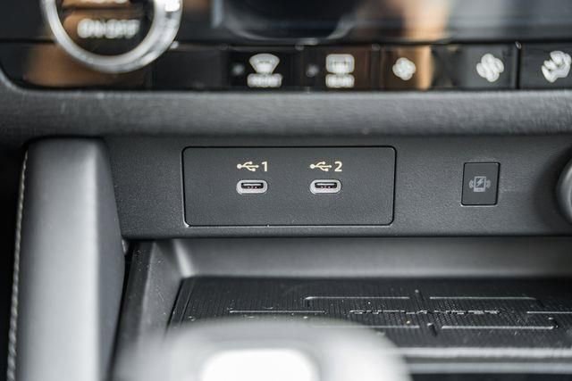 New 2025 Mitsubishi Outlander SE image 24