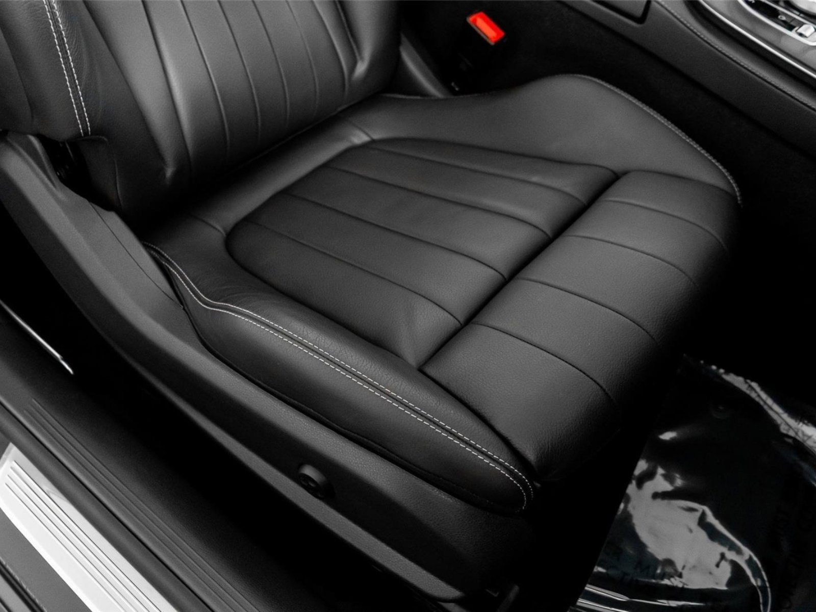 Used 2023 Mercedes-Benz E 450 Cabriolet w/ AMG Line image 31