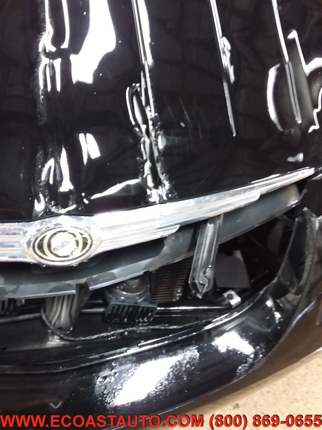 Used 2007 Chrysler Crossfire Limited image 16