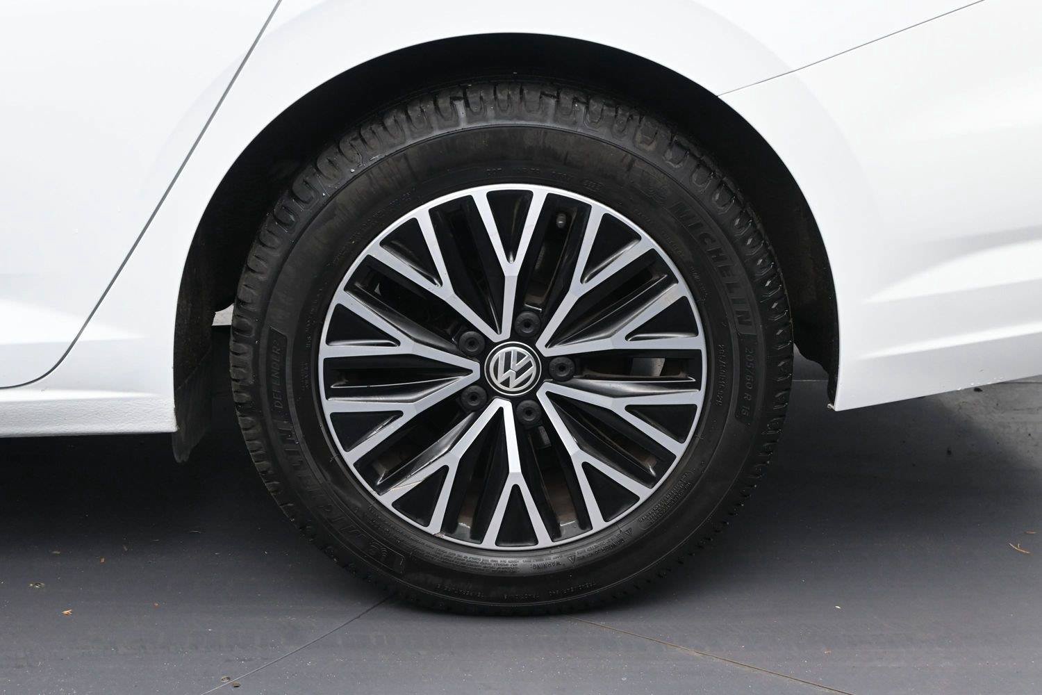 Used 2021 Volkswagen Jetta SE w/ SE Cold Weather Package FWD image 11