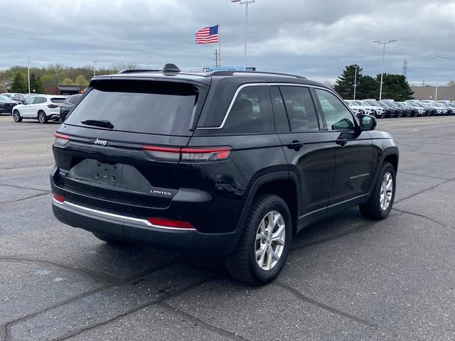 Used 2023 Jeep Grand Cherokee Limited AWD/4WD image 3
