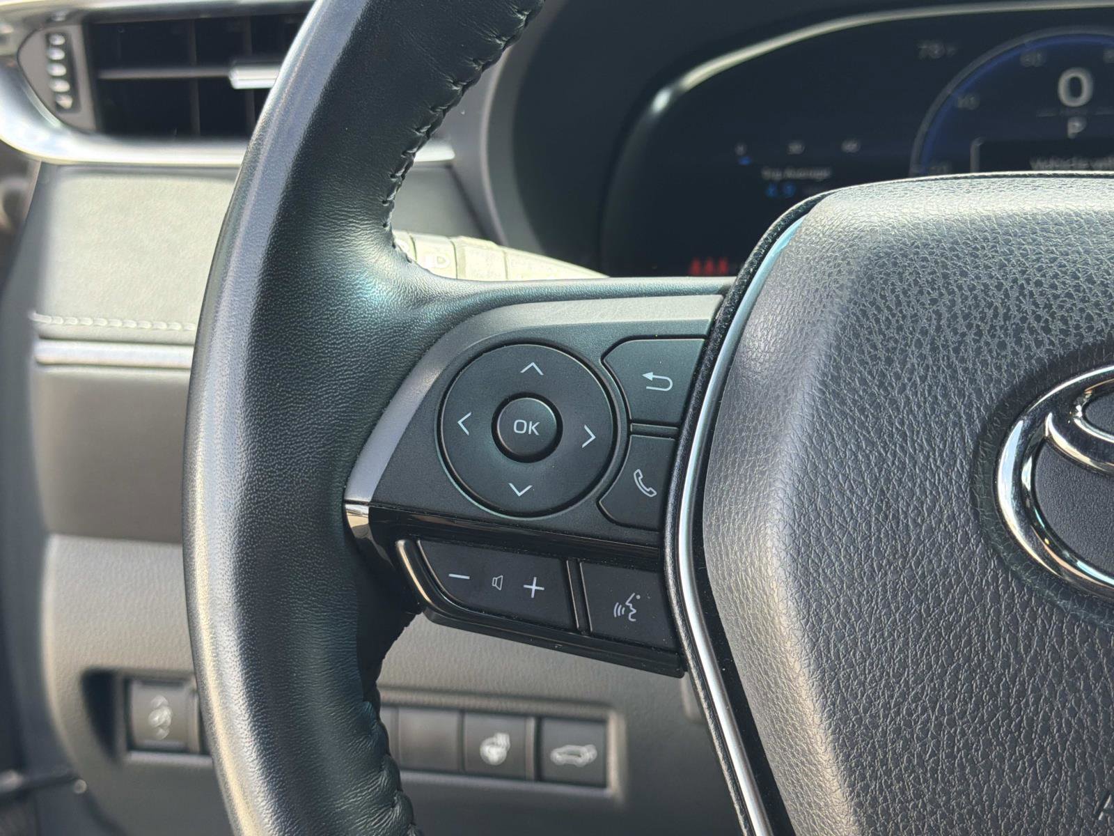 Used 2024 Toyota Venza Limited AWD/4WD image 9