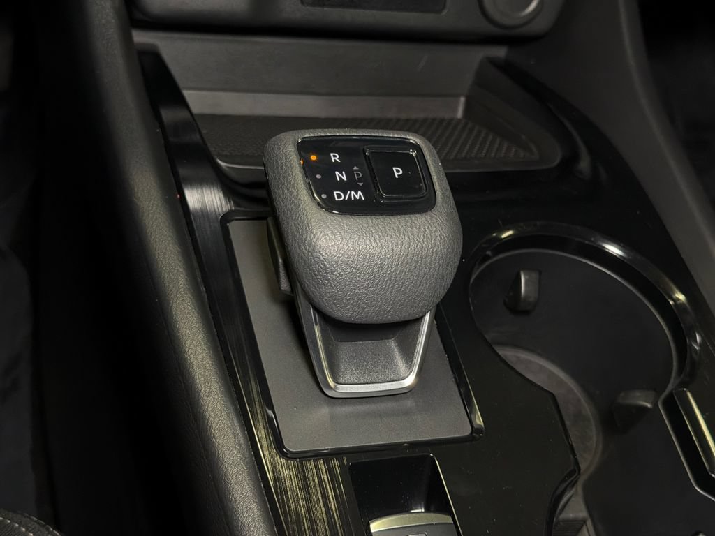 Used 2025 Nissan Rogue SV AWD/4WD image 31