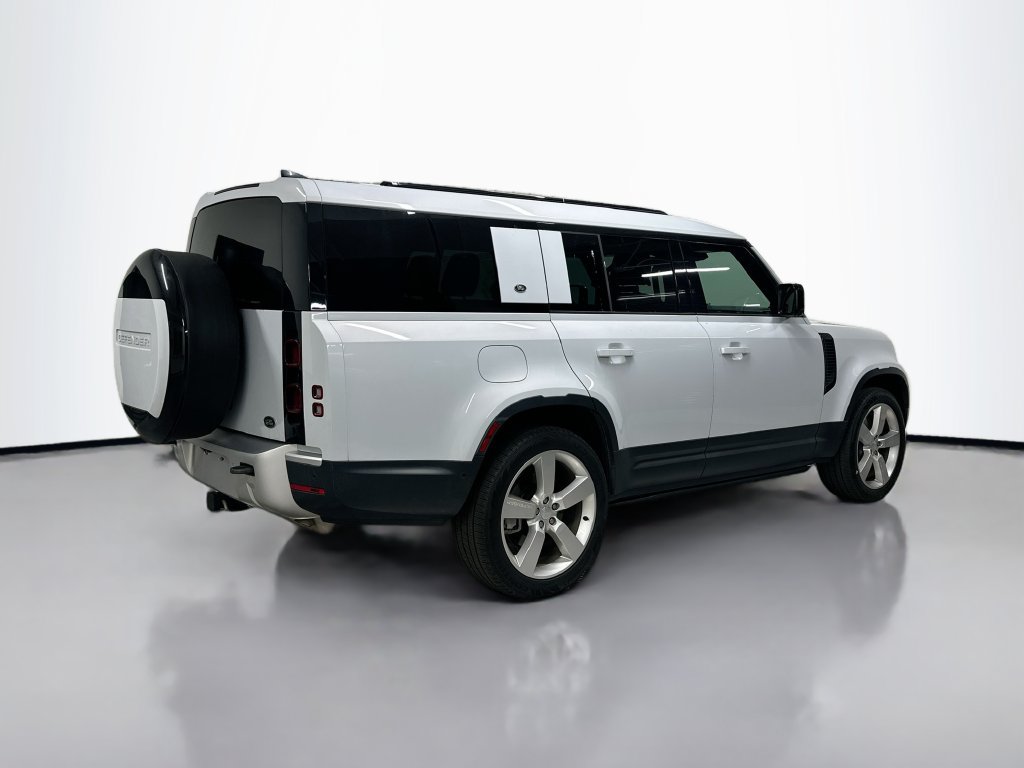 Used 2023 Land Rover Defender 130 SE AWD/4WD image 9