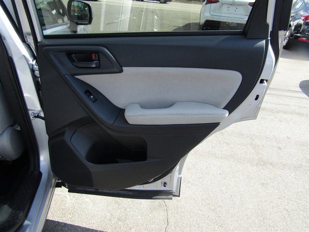 Used 2015 Subaru Forester 2.5i Premium image 24