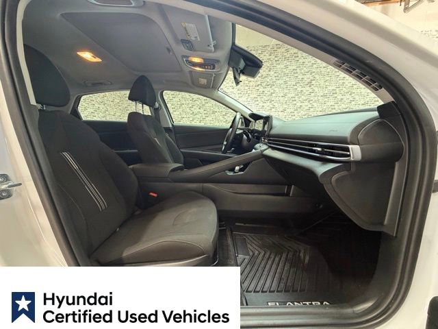 Certified 2025 Hyundai Elantra SEL FWD image 9