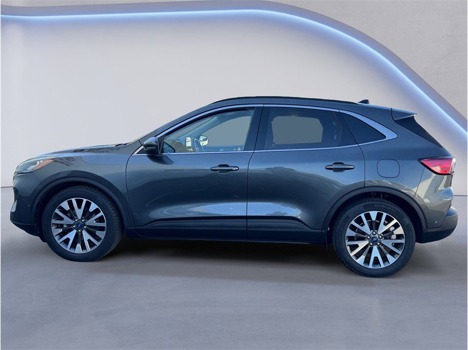 Used 2020 Ford Escape Titanium image 3