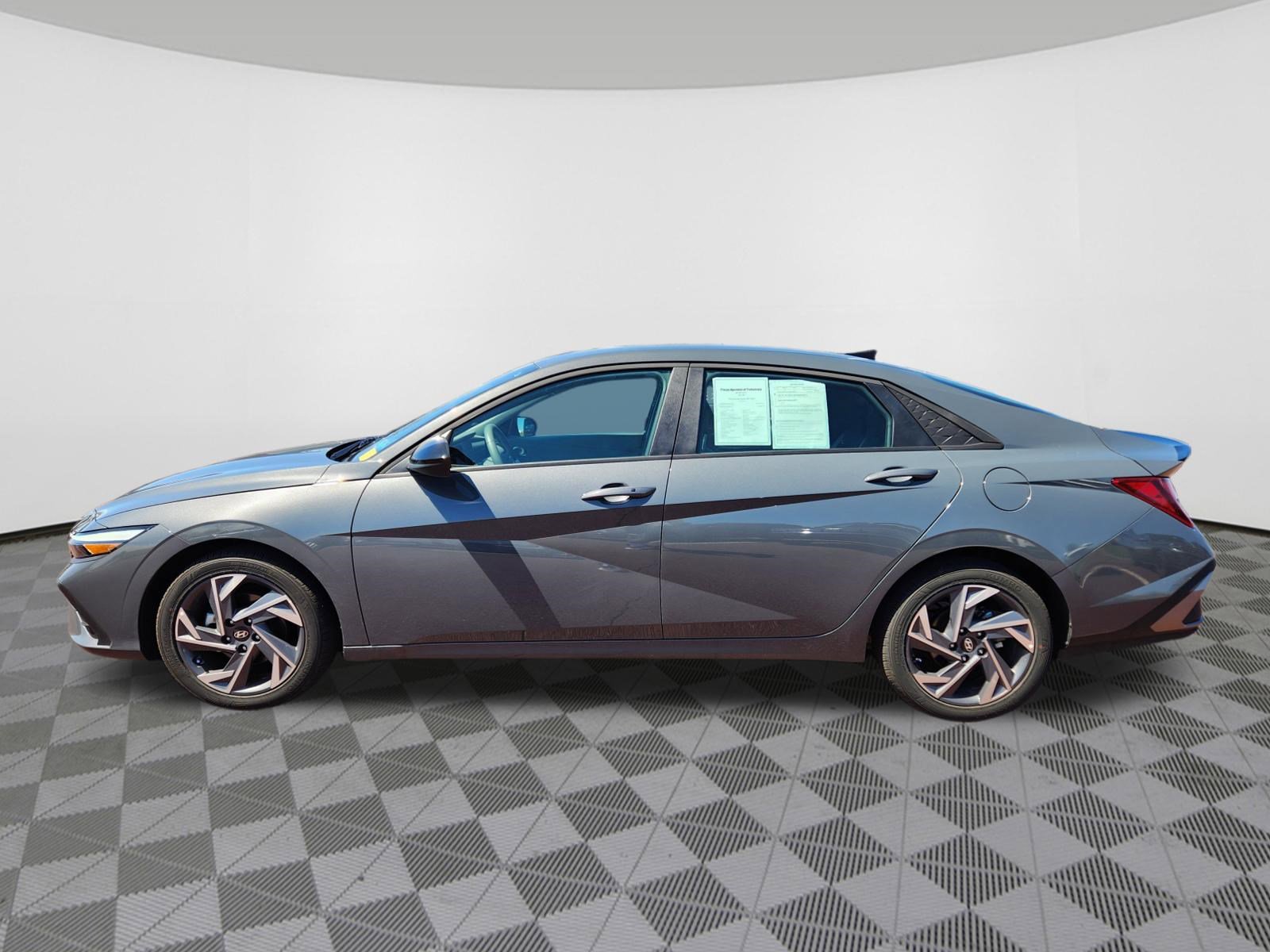 Certified 2025 Hyundai Elantra Sport image 5