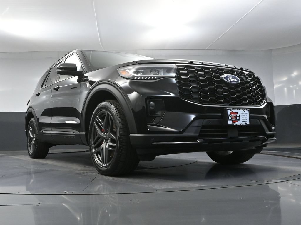 Used 2025 Ford Explorer ST-Line w/ ST-Line Street Pack AWD/4WD image 49