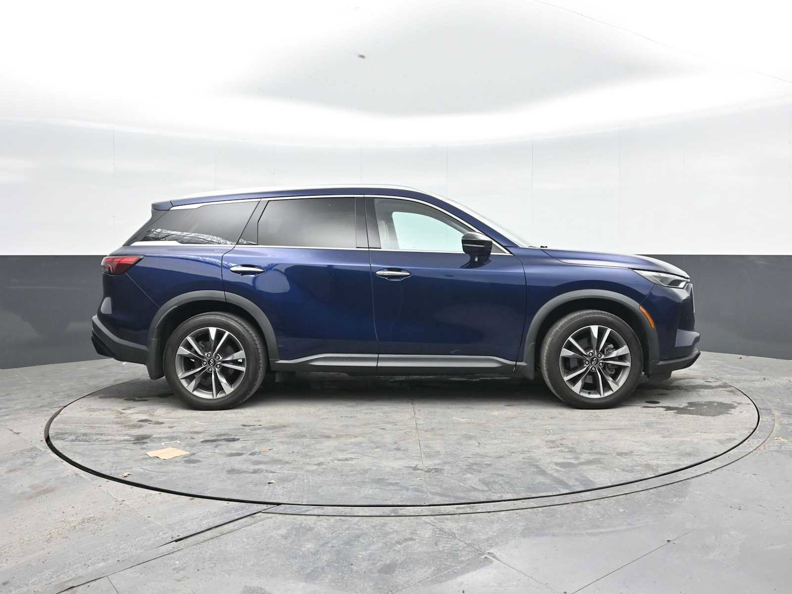 Used 2023 INFINITI QX60 Luxe w/ Cargo Package AWD/4WD image 9