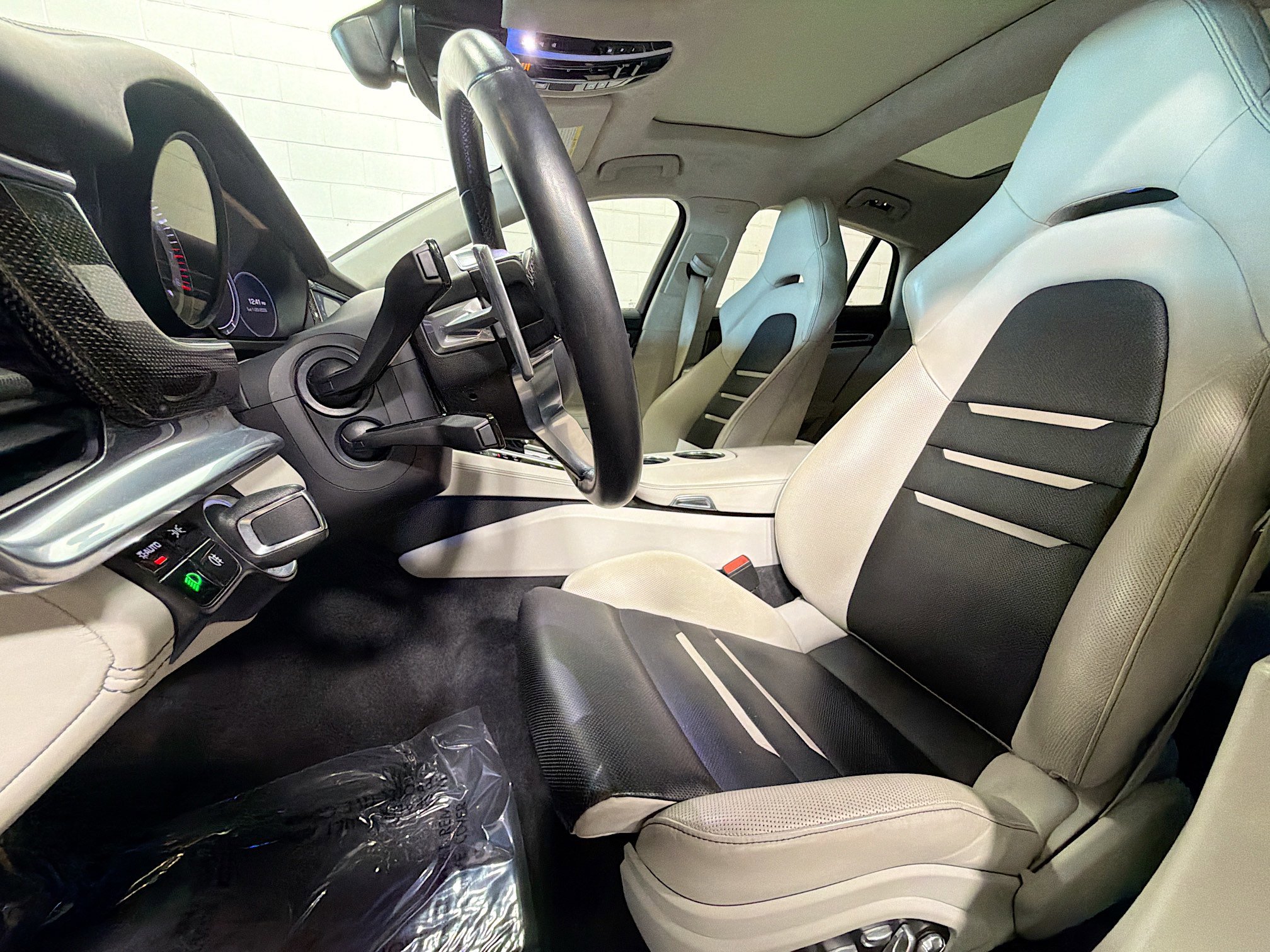 Used 2020 Porsche Panamera GTS image 5