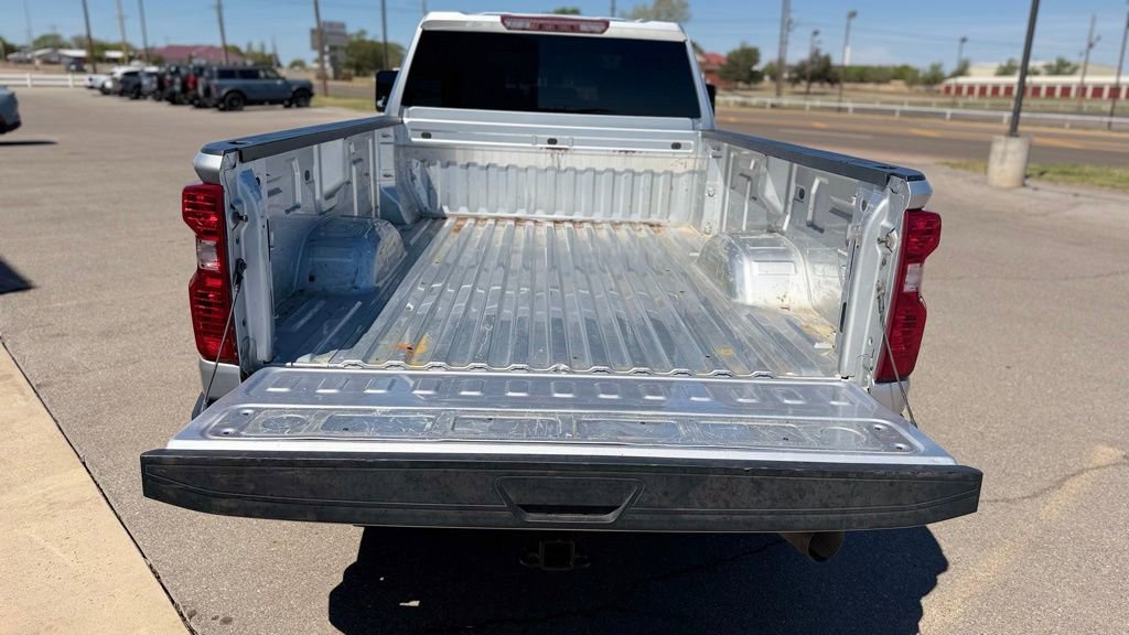 Used 2022 Chevrolet Silverado 3500 LT image 7