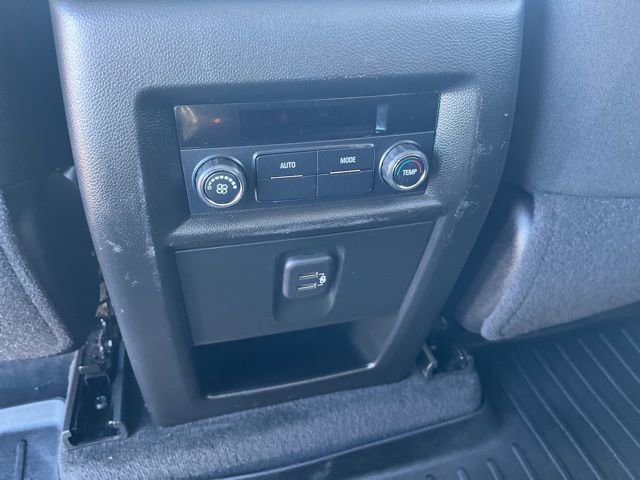 Used 2021 Chevrolet Traverse LT image 21