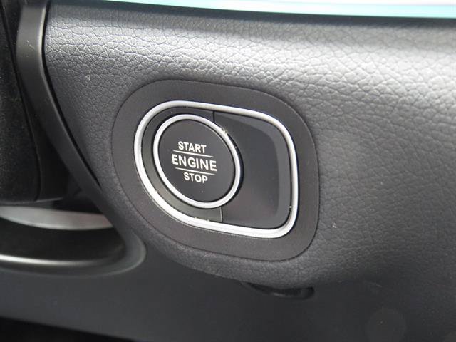 Used 2025 Mercedes-Benz GLE 450e 4MATIC w/ Driver Assistance Package image 19