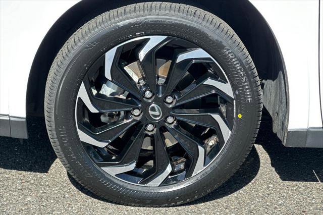 Certified 2024 Lexus UX 250h F Sport FWD image 33