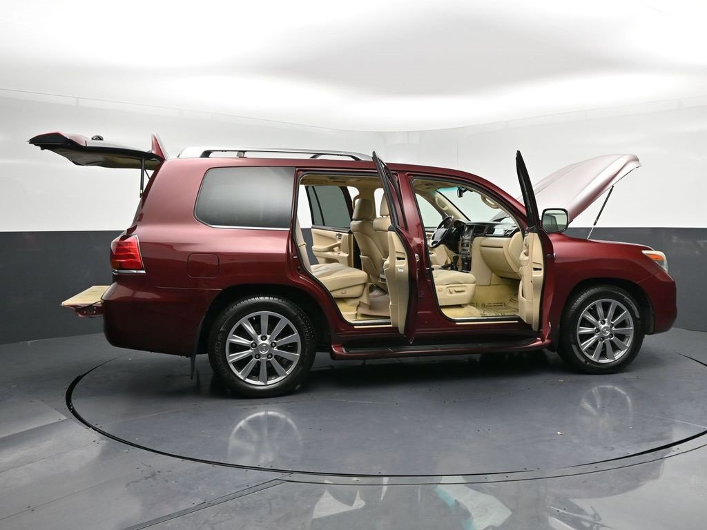 Used 2011 Lexus LX 570 4WD image 42