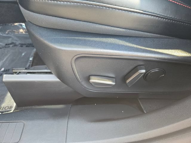 Used 2025 Ford Escape ST-Line AWD/4WD image 11
