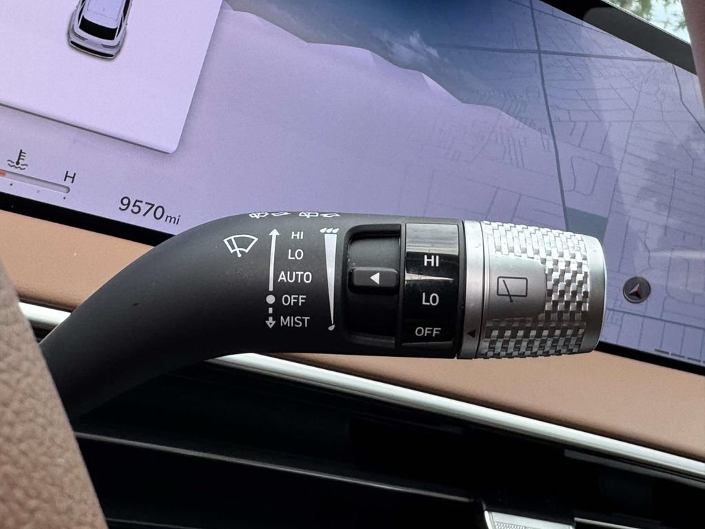 Certified 2026 Genesis GV70 2.5T Advanced AWD/4WD image 26