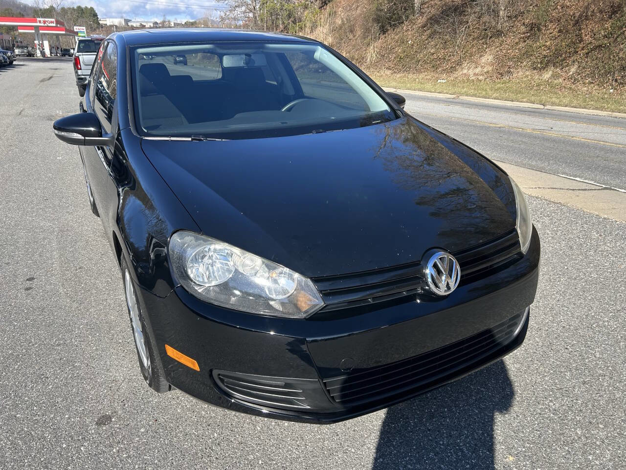 Used 2010 Volkswagen Golf 2-Door image 11